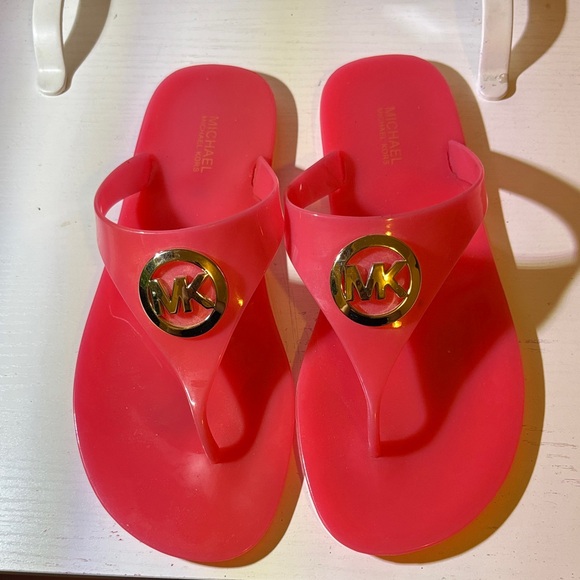 Michael Kors Red Sandals with Gold Logo - Picture 1 of 4